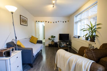 2 bed flat, Park Hill Road, Harborne, Birmingham, B179HD - Image 3